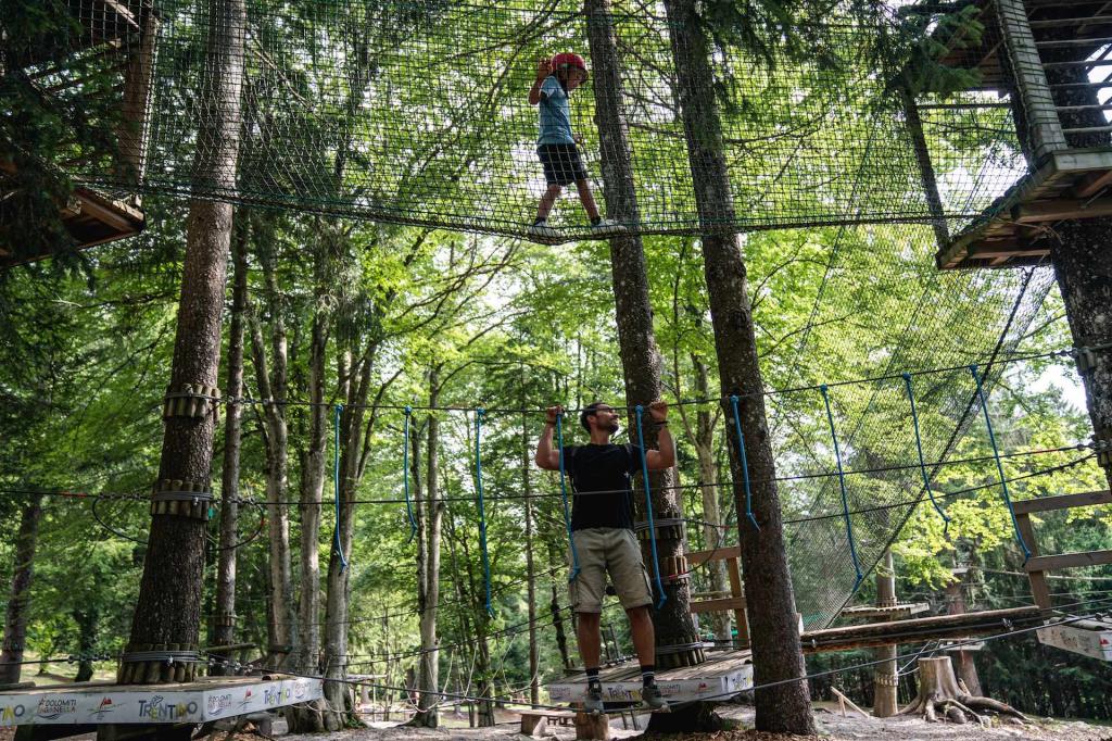 Cerchi un parco avventura a Molveno Forest Park